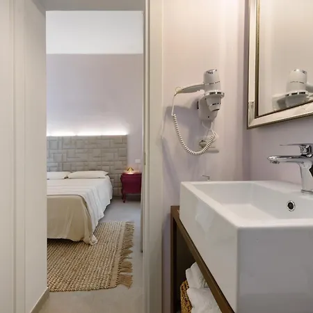 Suite With Garden And Parking *